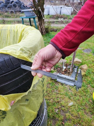 Vand 4 anvelope de vara Michelin 245 45 17 uzate cu 300 lei - imagine 7