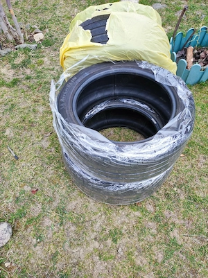 Vand 4 anvelope de vara Michelin 245 45 17 uzate cu 300 lei - imagine 5