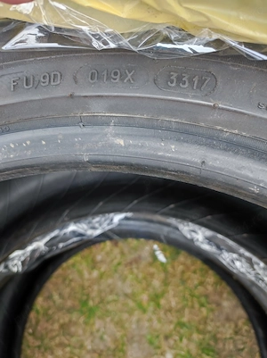 Vand 4 anvelope de vara Michelin 245 45 17 uzate cu 300 lei - imagine 2