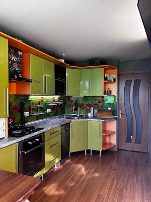 Apartament cu 3 camere în zona Ștefan cel Mare