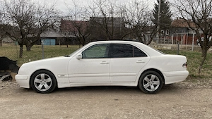 Dezmembrez Mercedes Benz E200 W210 2.2 CDI An 2000 611.961 - imagine 2