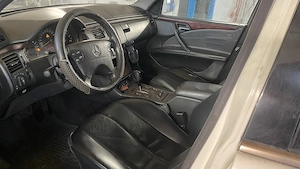 Dezmembrez Mercedes Benz E200 W210 2.2 CDI An 2000 611.961 - imagine 5