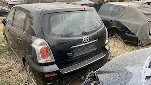 Dezmembrez Toyota Corolla Verso 2.0 D 85Kw 2004 - imagine 4