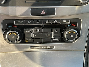 Volkswagen Passat Highline 2.0 TDI - imagine 9