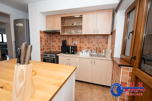 ID 636 De inchiriat - Apartament 3 camere ULTRACENTRAL - imagine 4