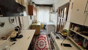Vînd schimb Casă cărămidă.,teren si curte private,Garaj , Str Timișoara,z semicentral Petroșani  - imagine 7