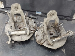  Fuzeta spate stanga/dreapta BMW 3.0d X5 E70 X6 E71 cod 6770983/84-06