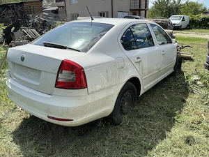 Dezmembrez Skoda Octavia 1.6 CHG CHGA Benzina GPL Euro 5 2012 - imagine 9