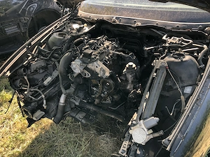 Dezmembrez BMW E39 Facelift 2.0D 136 cai Manual Negru  - imagine 7