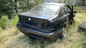 Dezmembrez BMW E39 Facelift 2.0D 136 cai Manual Negru  - imagine 4