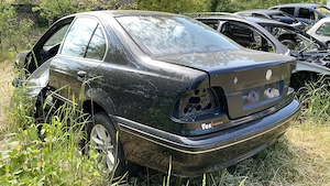 Dezmembrez BMW E39 Facelift 2.0D 136 cai Manual Negru  - imagine 5