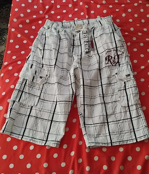 Vând pantaloni scurți bărbați