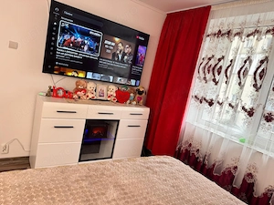 Vând apartament decomandat cu 3 camere cu suprafața utilă de 56,59 și balcon 3,42 complet mobilat! - imagine 4