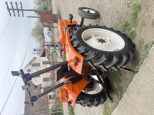 Vând tractor Fiat 450 - imagine 8