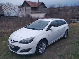Opel Astra Sport Tourer 2013 - imagine 3
