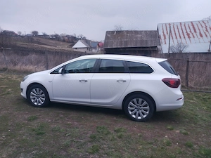 Opel Astra Sport Tourer 2013 - imagine 5