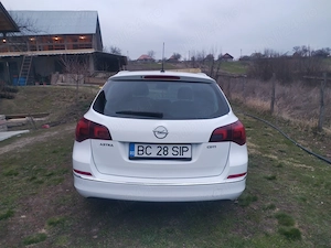Opel Astra Sport Tourer 2013 - imagine 4