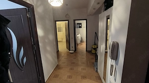 Inchiriez ap 2 camere decomandat si loc parcare