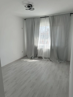 Inchiriez garsoniera Militari Rezidence