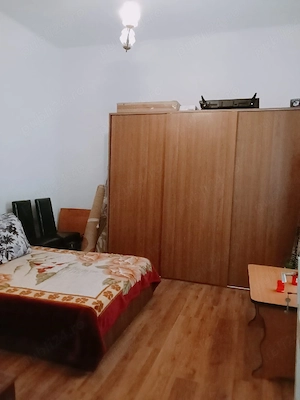 vînd casă zona capitol  - imagine 2