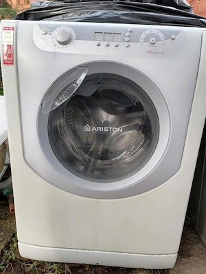 Vind mașina de spălat Ariston 5 kg 