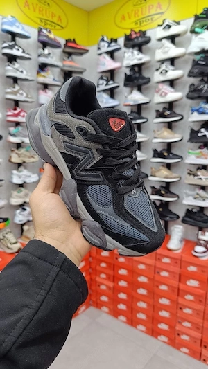 NewBalance pe comnada se dau si pe serii  - imagine 4