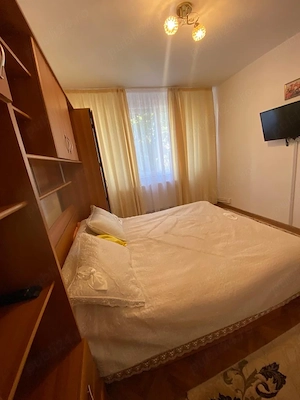 Vând apartament cu 3 camere   - imagine 2