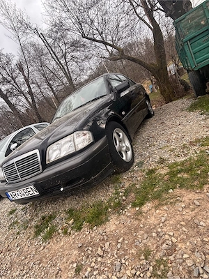 Mercedes C180 Radiat Masina este in stare foarte buna An1998 Motor 1,8 Benzina - imagine 2