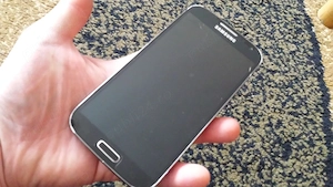 Samsung Galaxy S4 GT-I9505 original cu display spart.