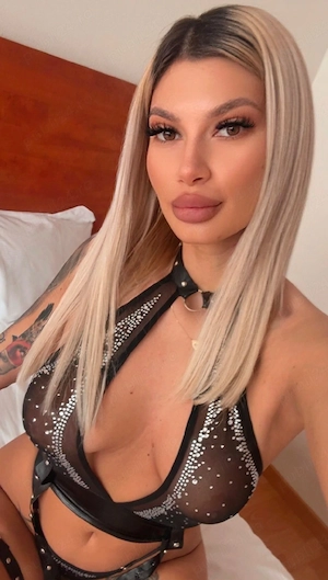 Bunaa dornica de aventuri te astept cu un mesaj pe Whatsapp