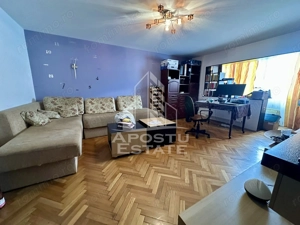 Apartament cu 4 camere de vanzare, etaj 3, zona Steaua, Timisoara
