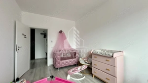 Apartament de vanzare cu 3 camere, etajul intai, Dumbravita - imagine 9