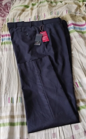 Vând pantaloni pentru bărbați înalți