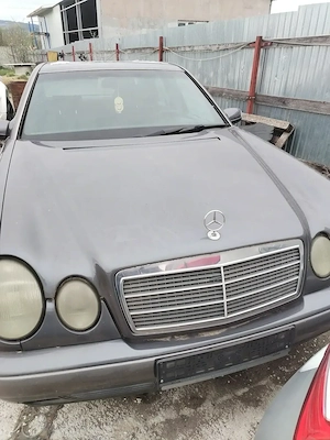 Vând Mercedes E220 model avantgarde - imagine 7