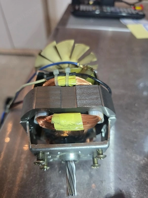 Motor masina de tocat carne