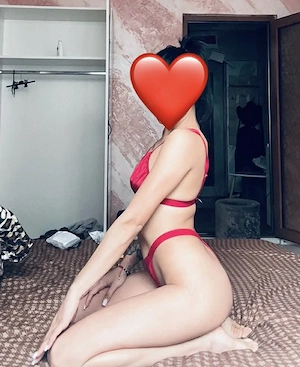 mă cheamă Rebeca am 20 de ani pozele sunt 100%