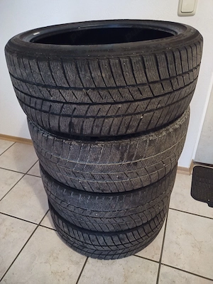 4 x anvelope iarna 225/40/R19 W XL