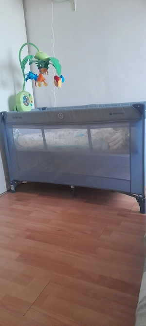 Vând pătuț pliabil cu 2 nivele 