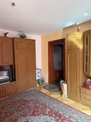 Apartament 3 camere Dorobantilor etaj 1 bloc izolat termic Garaj sub bloc si boxa in C.F. 2 balcoane - imagine 6