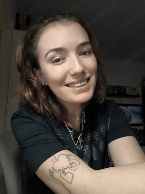 Om muncitor și zâmbitor își caută locul de munca potrivit