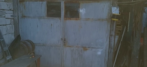 Vând poartă metalică pentru garaj
