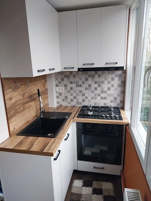 Proprietar, vand apartament 3 camere, decomandat, zona Dambovita - imagine 9