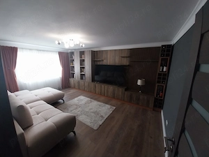 Proprietar, vand apartament 3 camere, decomandat, zona Dambovita - imagine 3