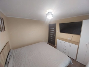 Proprietar, vand apartament 3 camere, decomandat, zona Dambovita - imagine 4