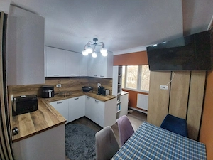 Proprietar, vand apartament 3 camere, decomandat, zona Dambovita - imagine 5
