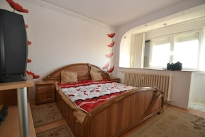 ap. 2 camere, decomandat, zona Circumvalatiunii-Kaufland, 250 eu