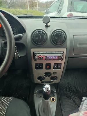 vând Dacia Logan motor de 1 4 benzina gpl acte valabile  - imagine 4