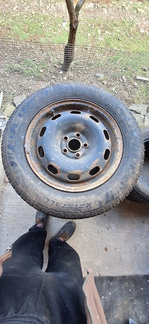 Jante tabla cu cauciucuri 195 65 15 