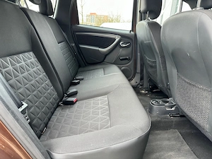 Dacia Duster 1.5 dCi Laureate 4x4 Unic Proprietar - imagine 17