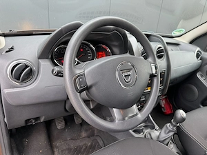 Dacia Duster 1.5 DCI 4x4 unic proprietar - imagine 8